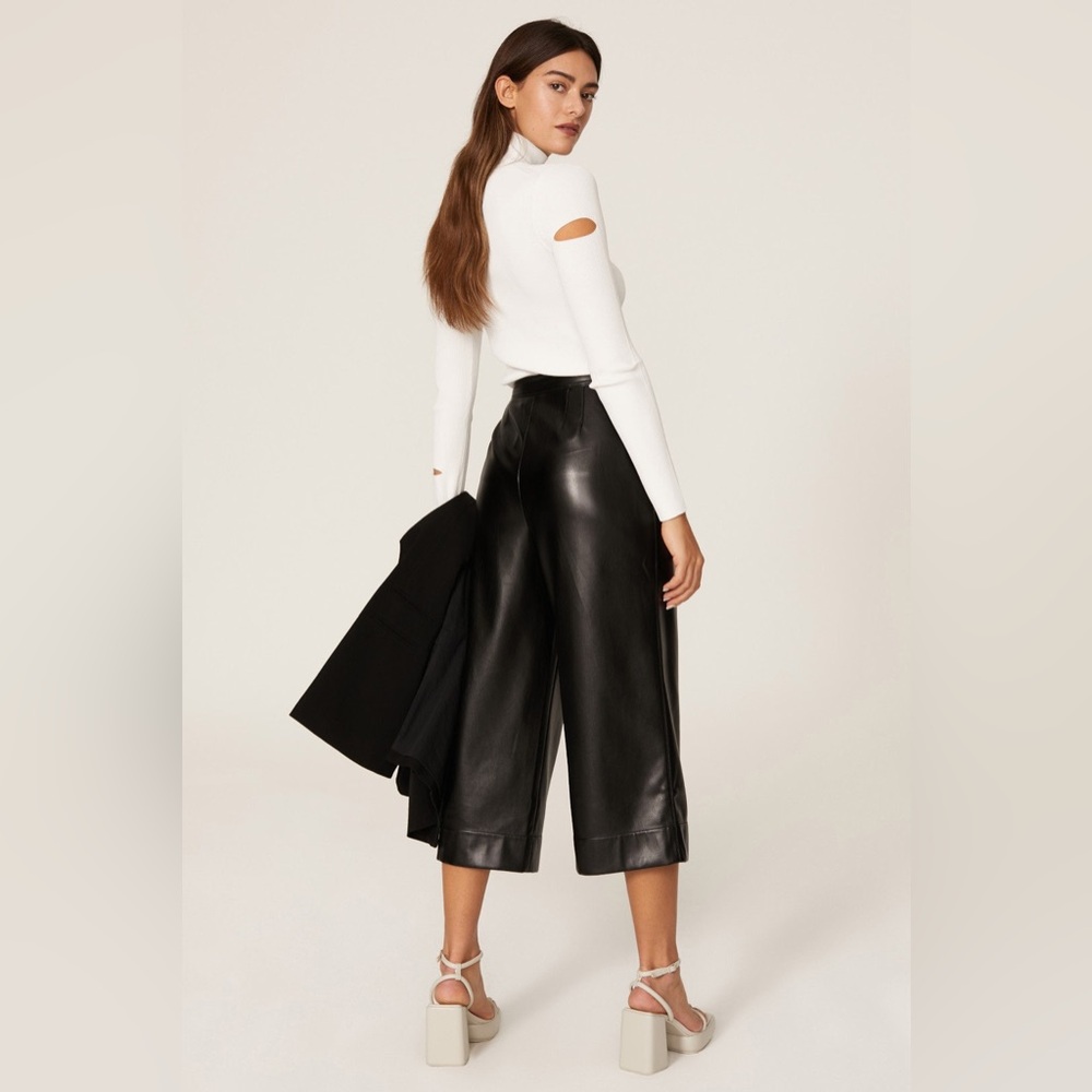 Faux Leather Wide Leg Cropped Culottes High Rise Trousers Pants Size 6 Natori